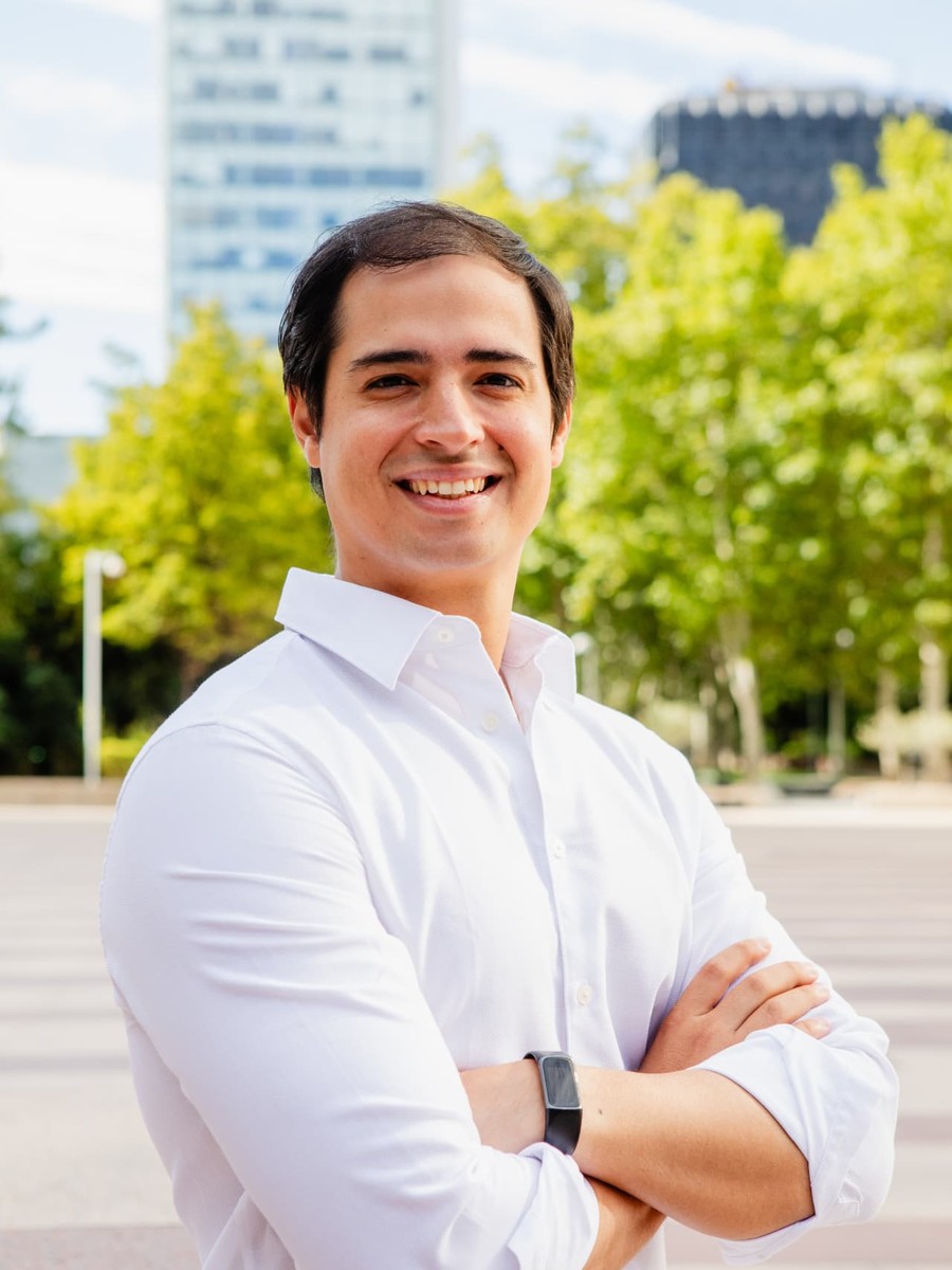 Portrait of Carlos Muñoz